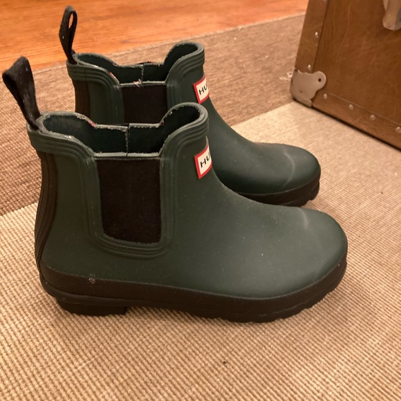 Hunter Chelsea rain boots - hunter green! - Picture 2 of 6